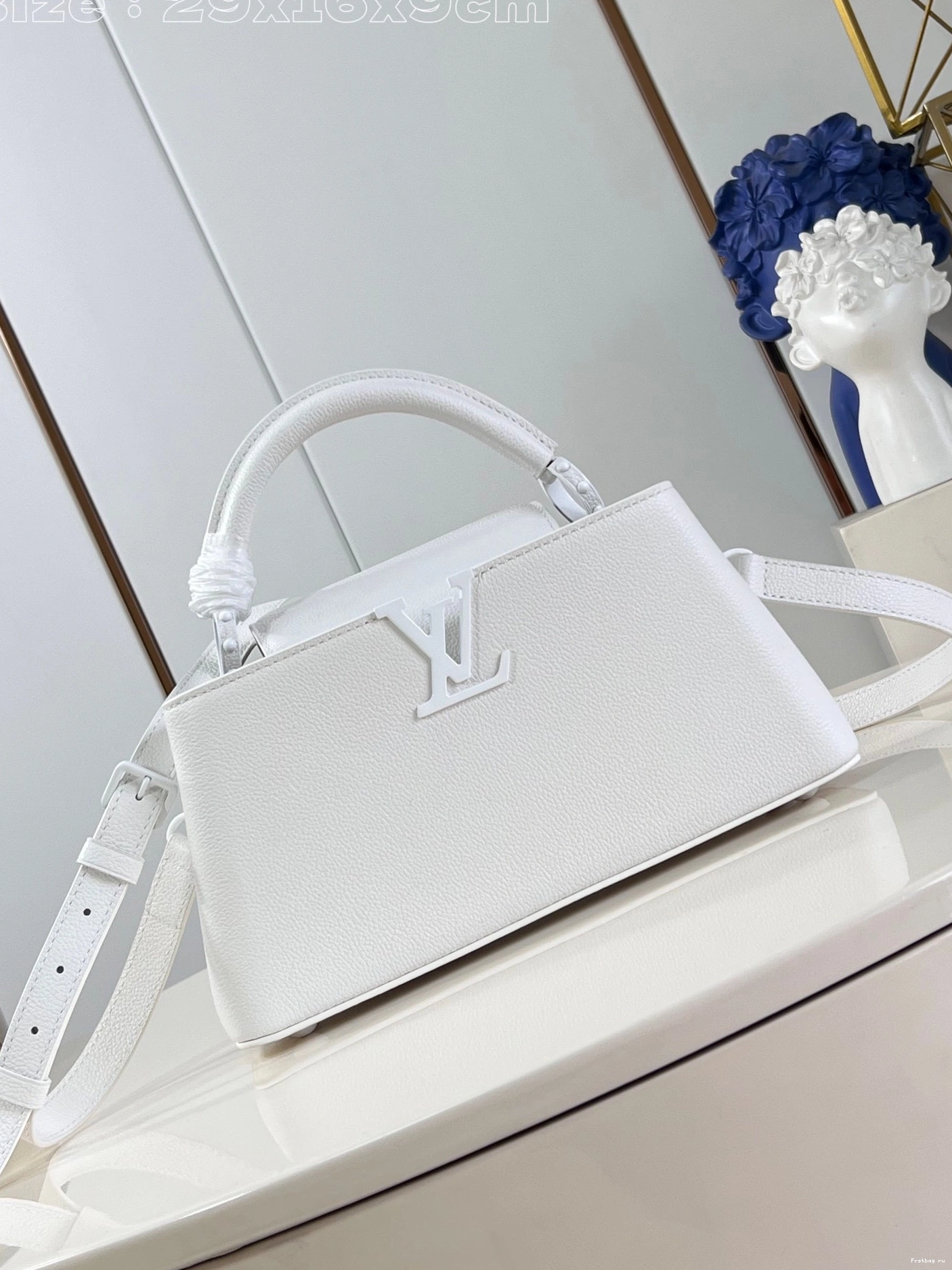 Frstbag ru LOUIS BB-29*16.5*9CM CAPUCINES VUITTON 0722